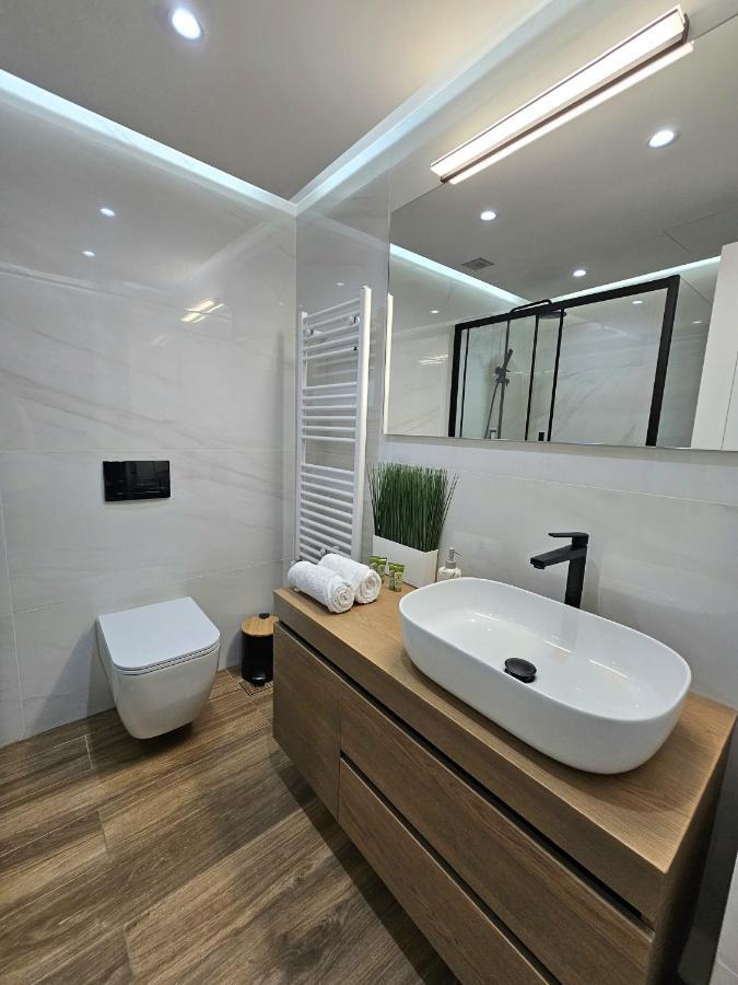 Modern Garden View Apt In Voula, Athens - Luxe المظهر الخارجي الصورة