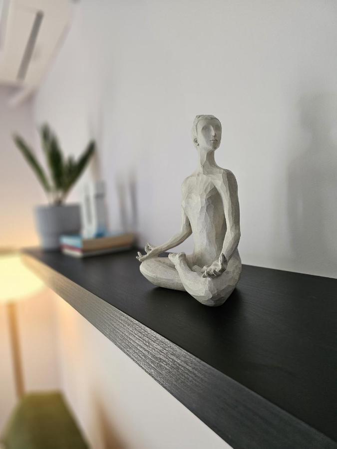 Modern Garden View Apt In Voula, Athens - Luxe المظهر الخارجي الصورة
